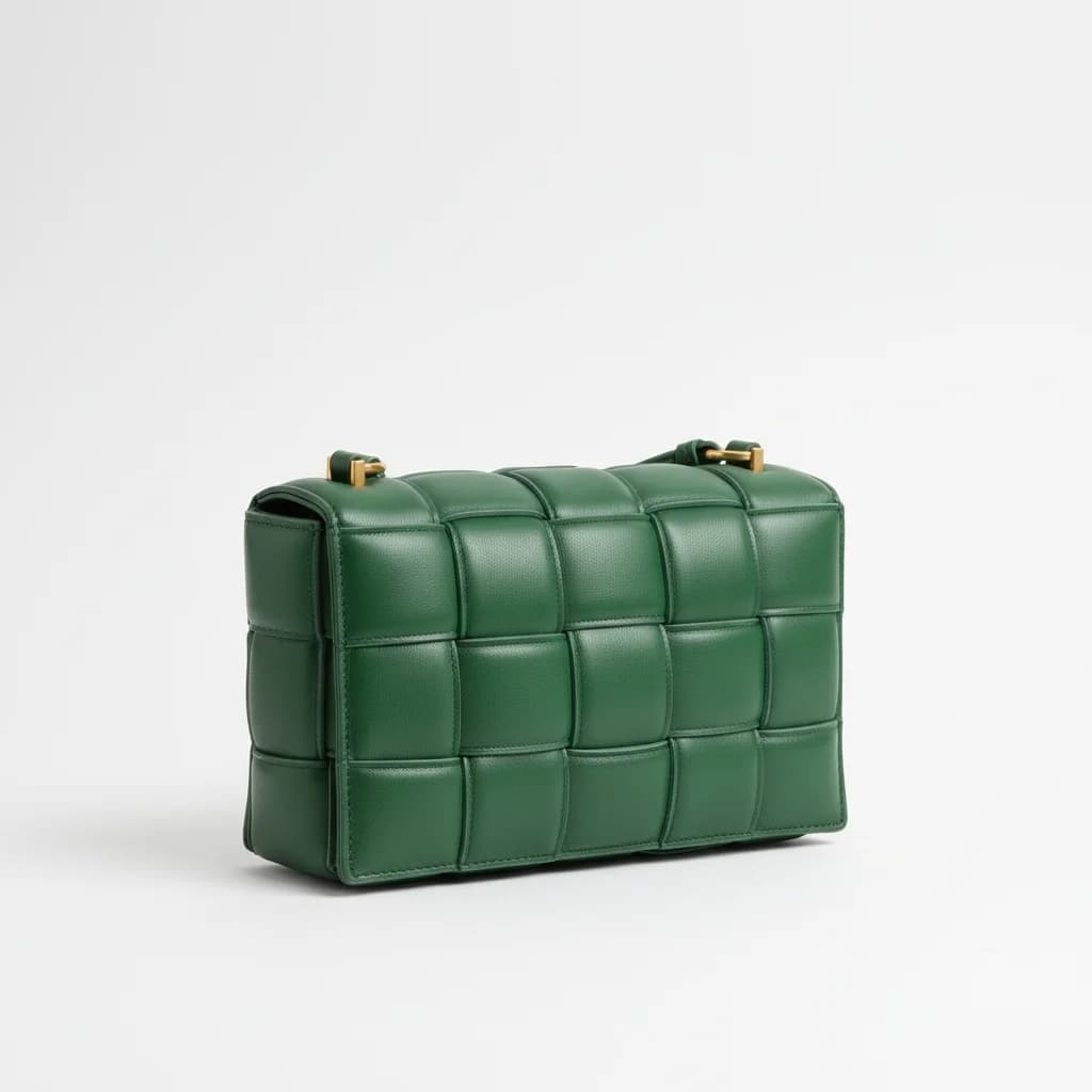 Bottega Veneta Cassette — Naht-Reparatur — Nachher